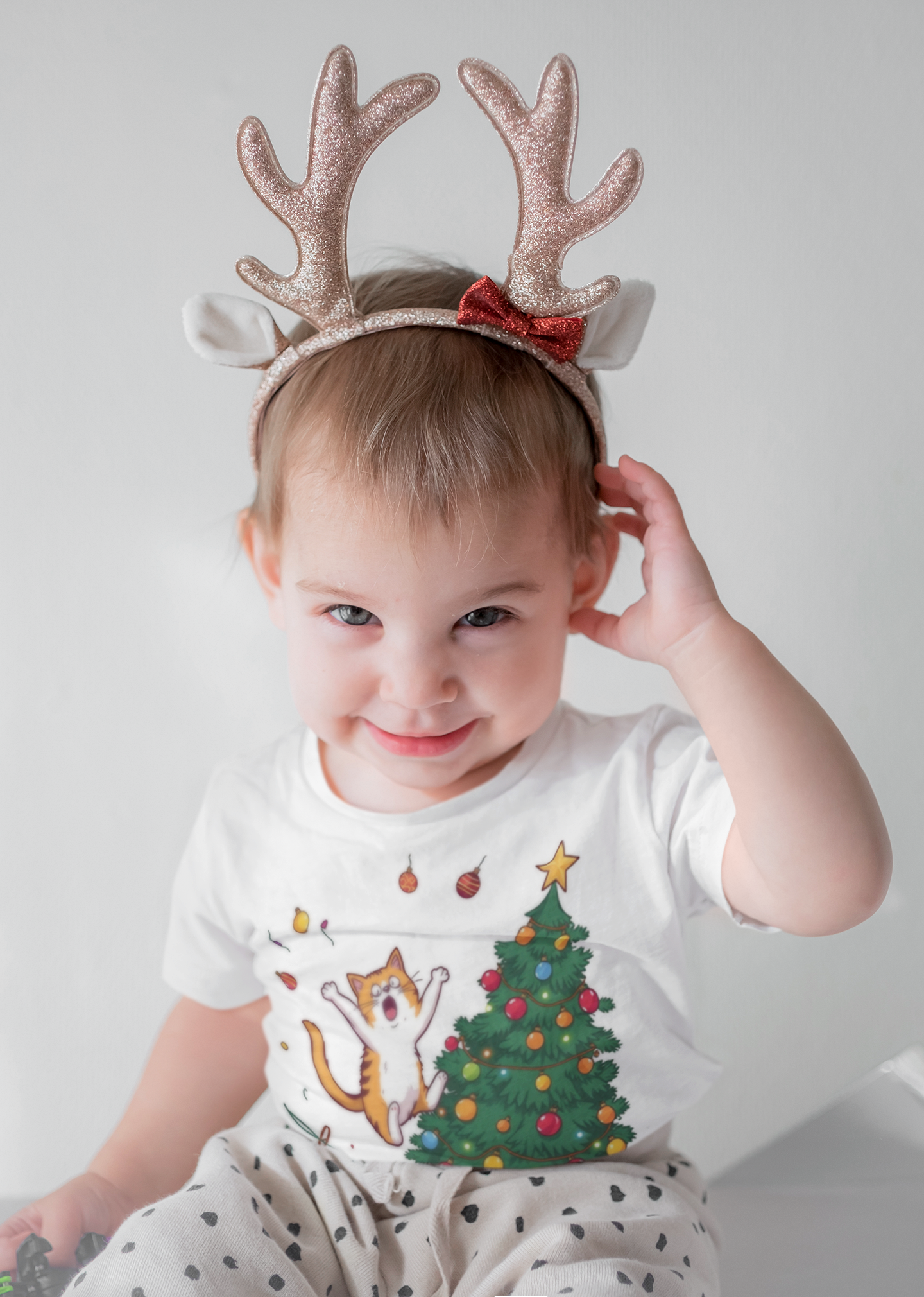 Jumping Cat Christmas Tree